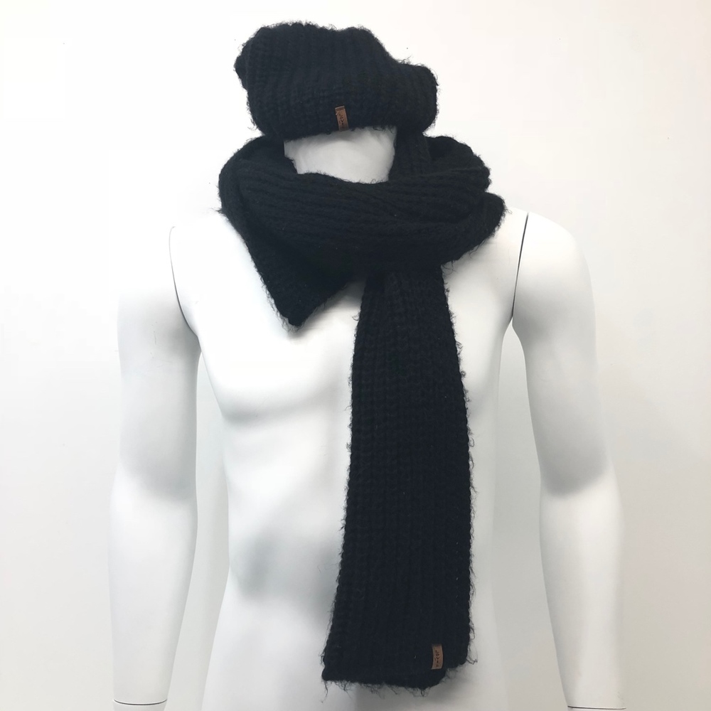 Levi's Ribbed Black Knit Scarf & Beanie Unisex
